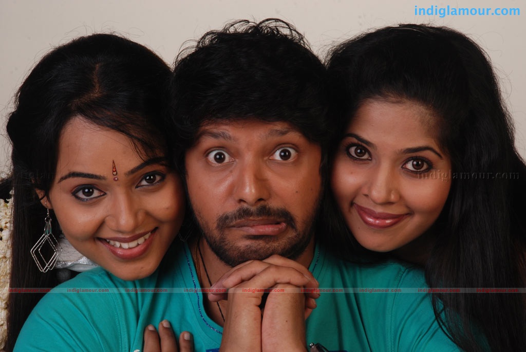 Oru Thuli Punnagai Movie hd photo