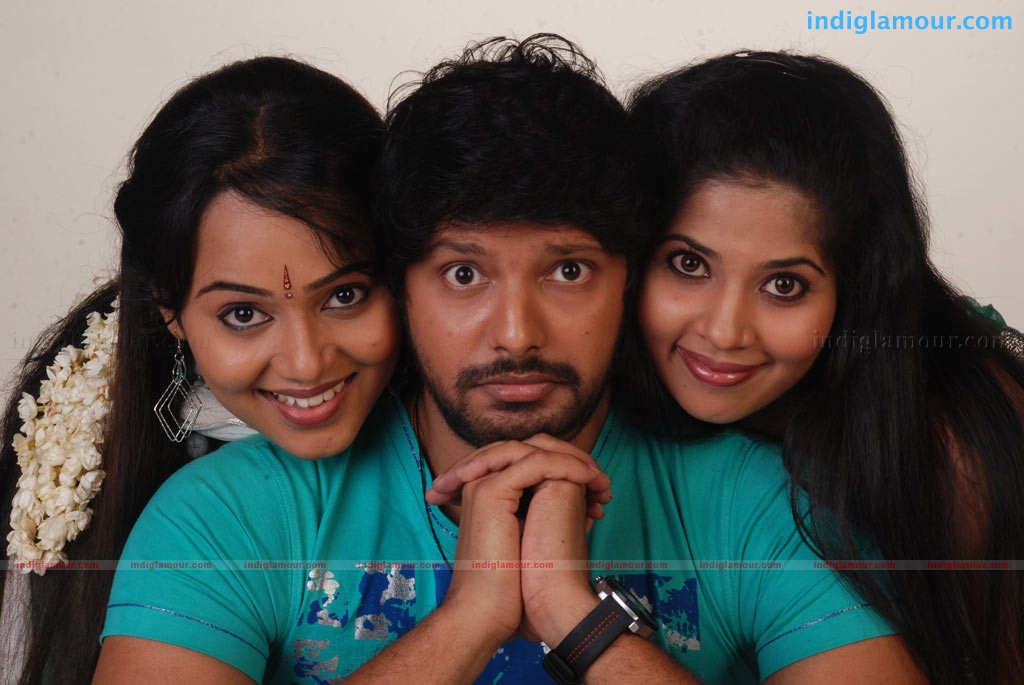 Oru Thuli Punnagai Movie hd photo