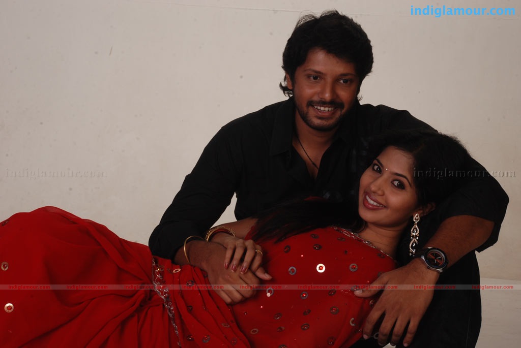 Oru Thuli Punnagai Movie hd photo