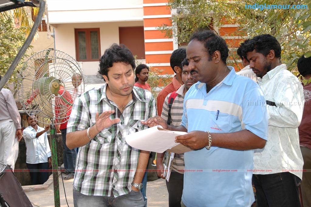 Vaadapoda Movie hd photo