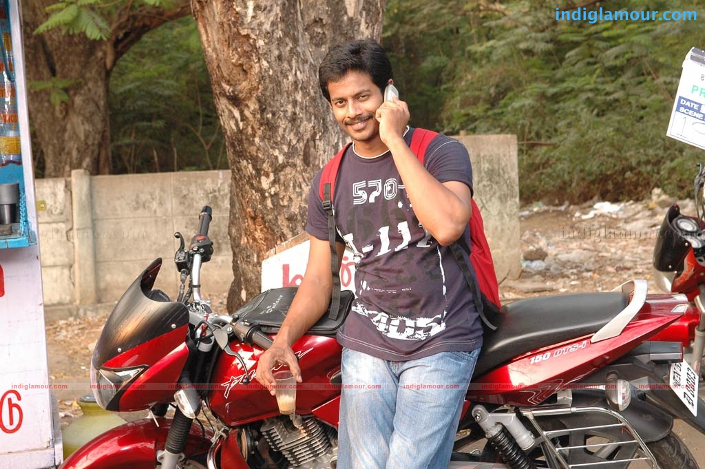 Vaadapoda Movie hd photo