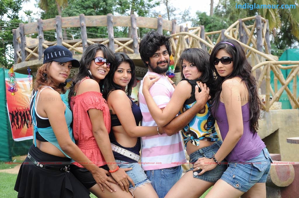 Vaadapoda Movie hd photo