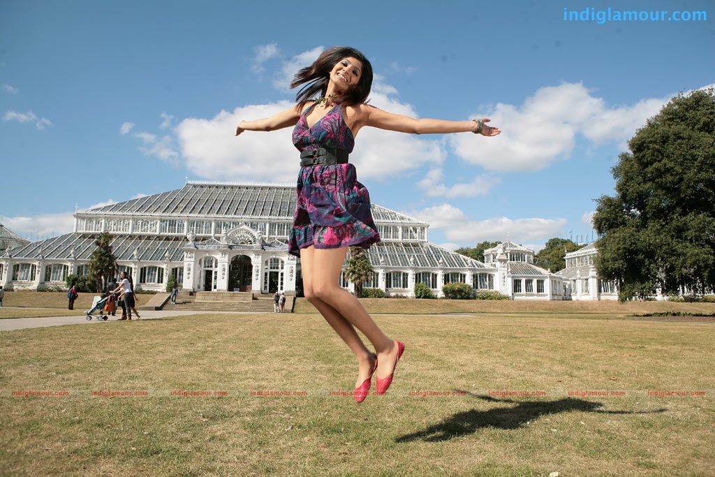 Marupadiyum Oru Kadhal Movie hd photo