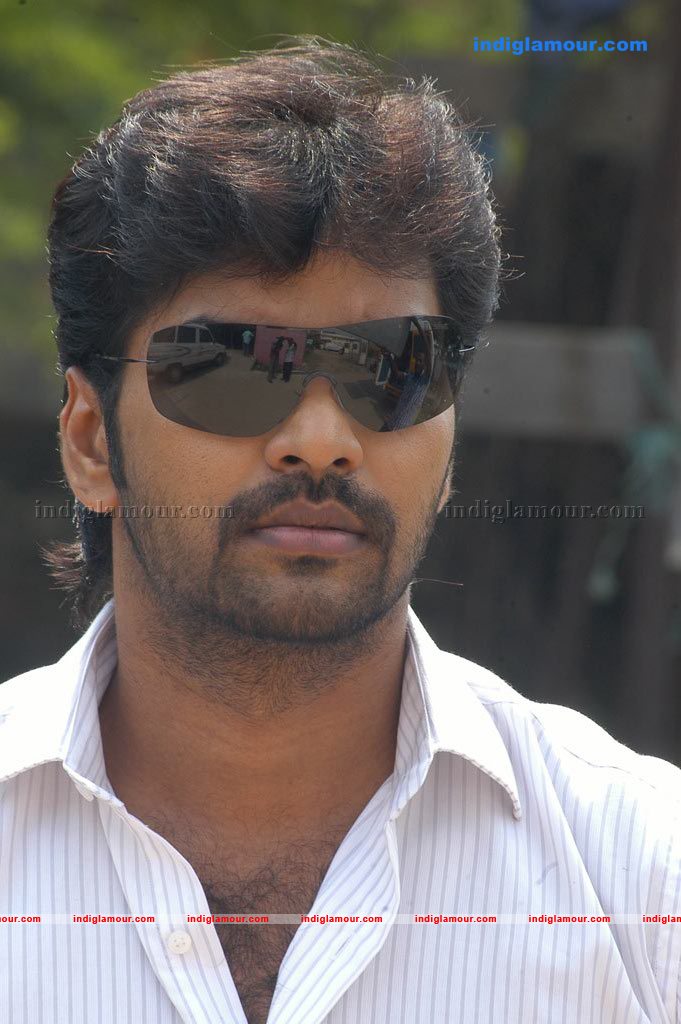 Engeyum Eppothum Movie hd photo