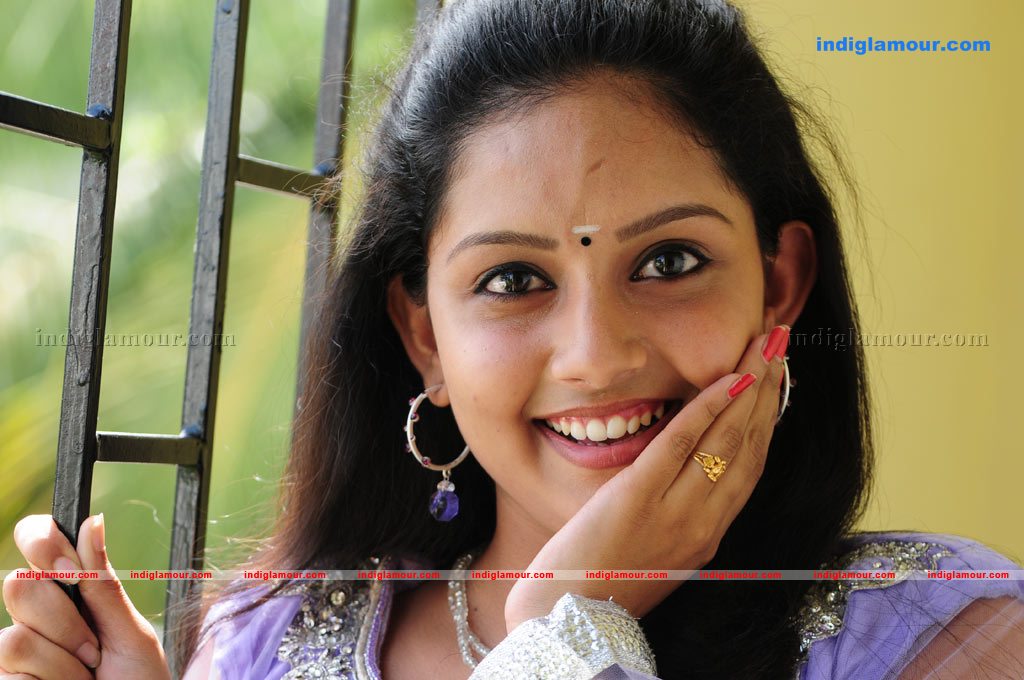 Saattai Movie hd photo