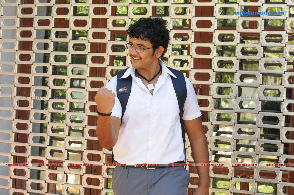 Saattai Movie hd photo