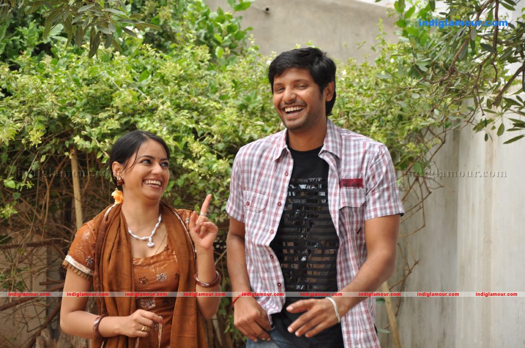 Siruvani Movie hd photo