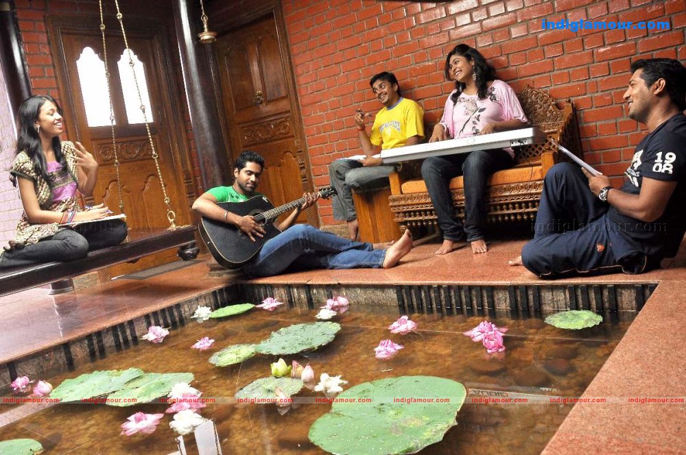 Konjam Koffee Konjam Kaadhal Movie hd photo