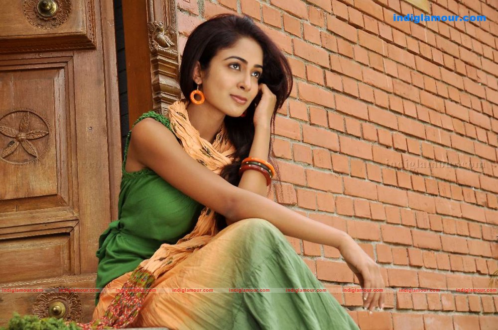 Konjam Koffee Konjam Kaadhal Movie hd photo