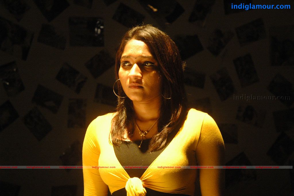 Aduthaduthu Movie hd photo