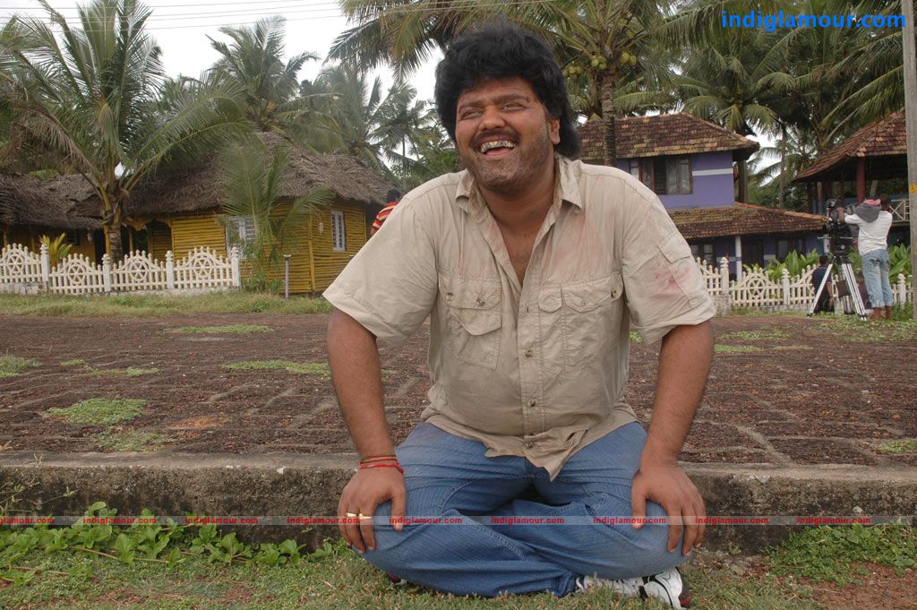 Aduthaduthu Movie hd photo