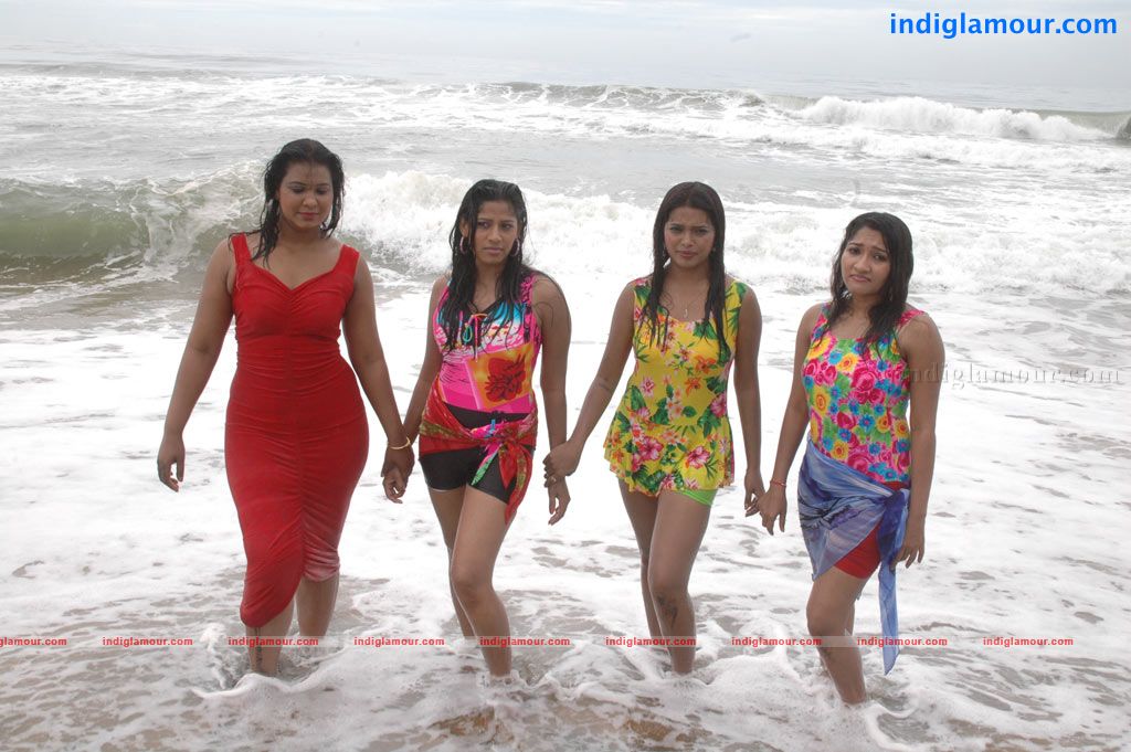 Aduthaduthu Movie hd photo