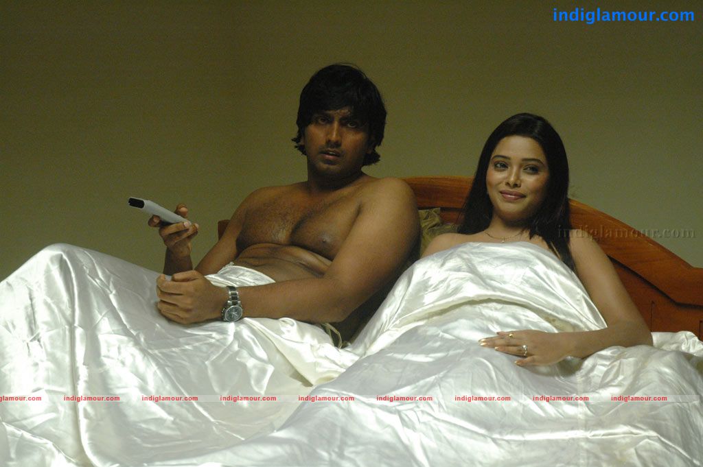Aduthaduthu Movie hd photo