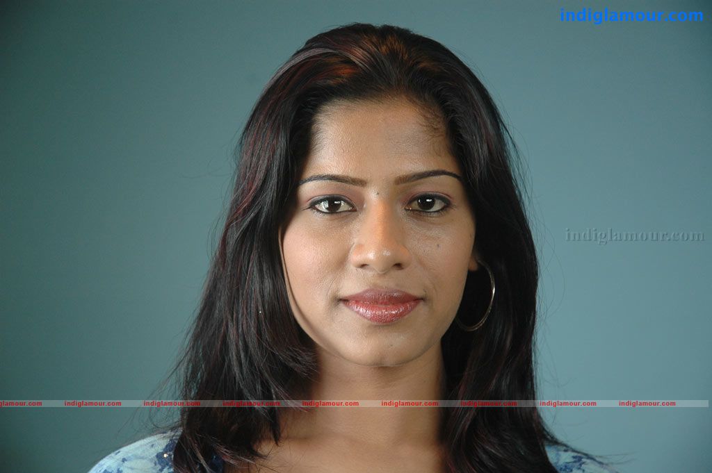 Aduthaduthu Movie hd photo