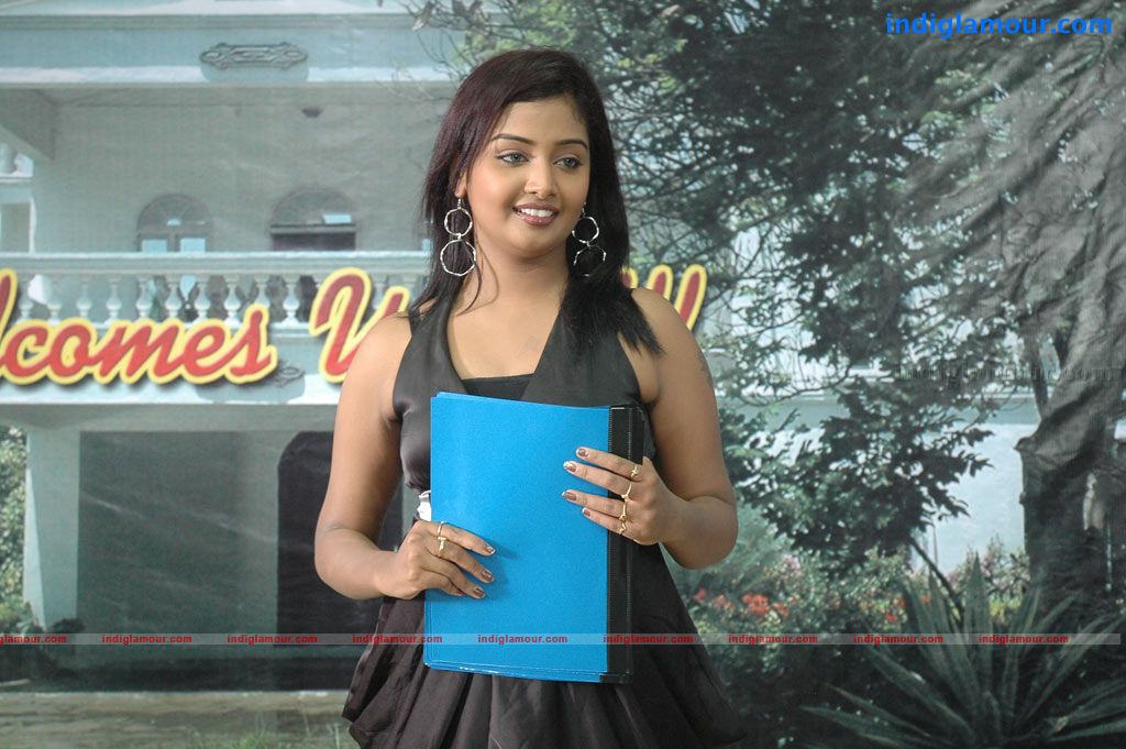 Aduthaduthu Movie hd photo