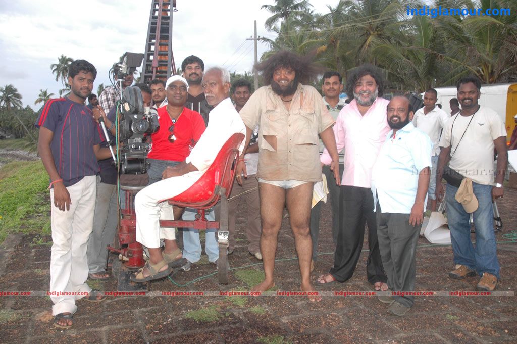Aduthaduthu Movie hd photo