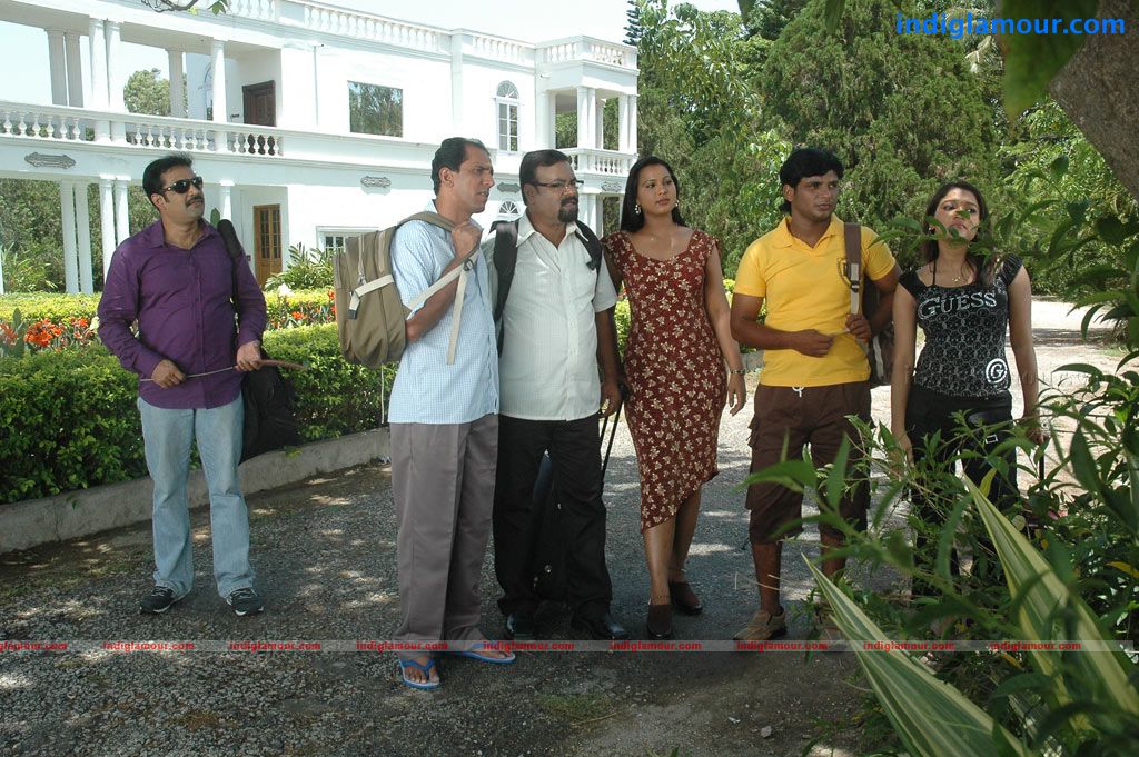 Aduthaduthu Movie hd photo
