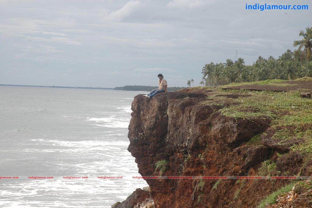 Aduthaduthu Movie hd photo