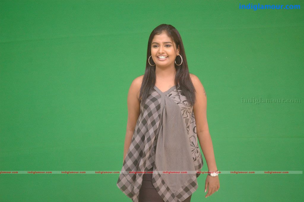 Aduthaduthu Movie hd photo