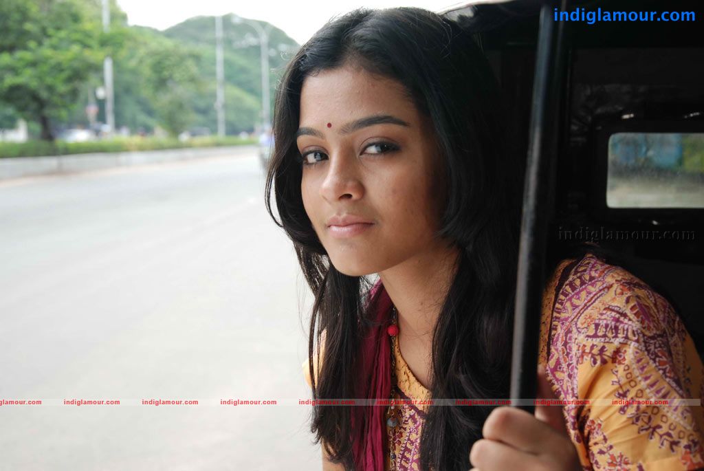 18 vayasu Movie hd photo
