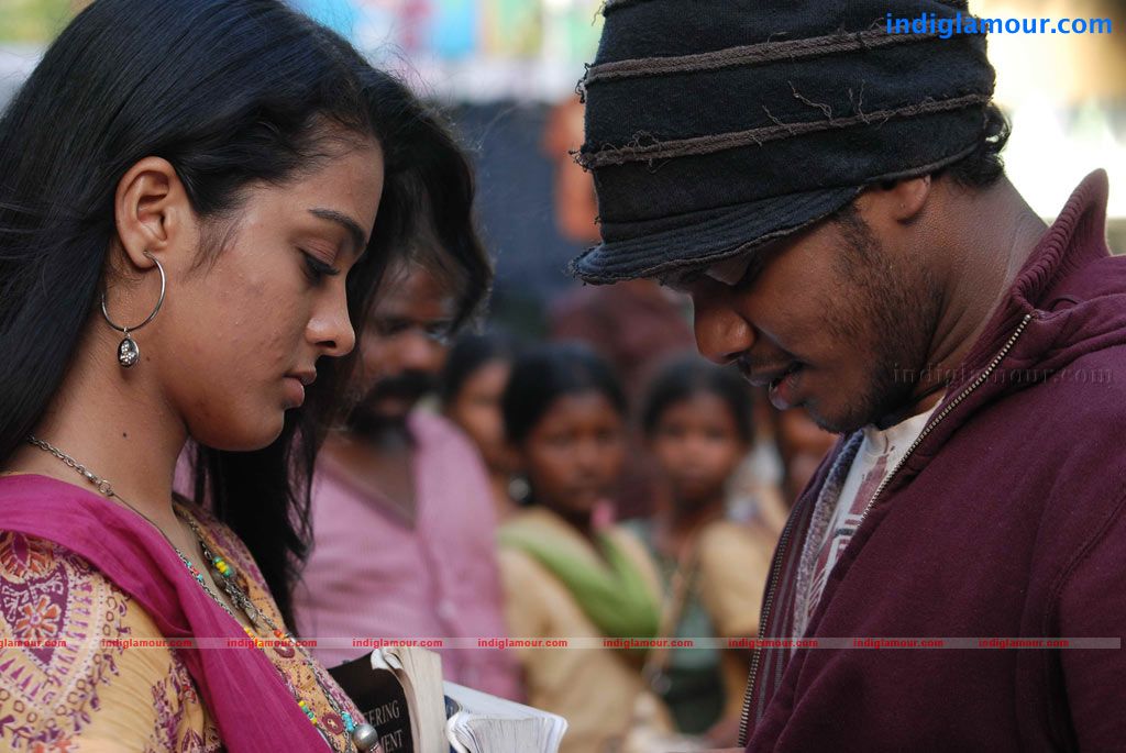 18 vayasu Movie hd photo