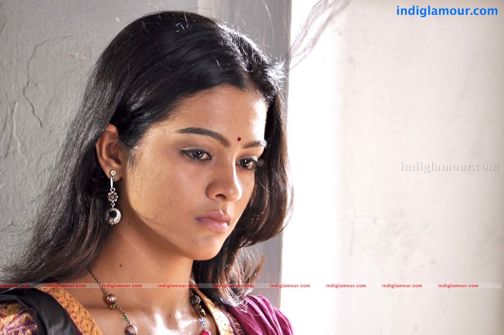18 vayasu Movie hd photo