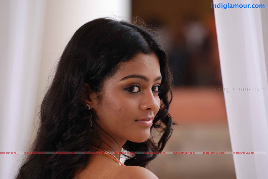 18 vayasu Movie hd photo
