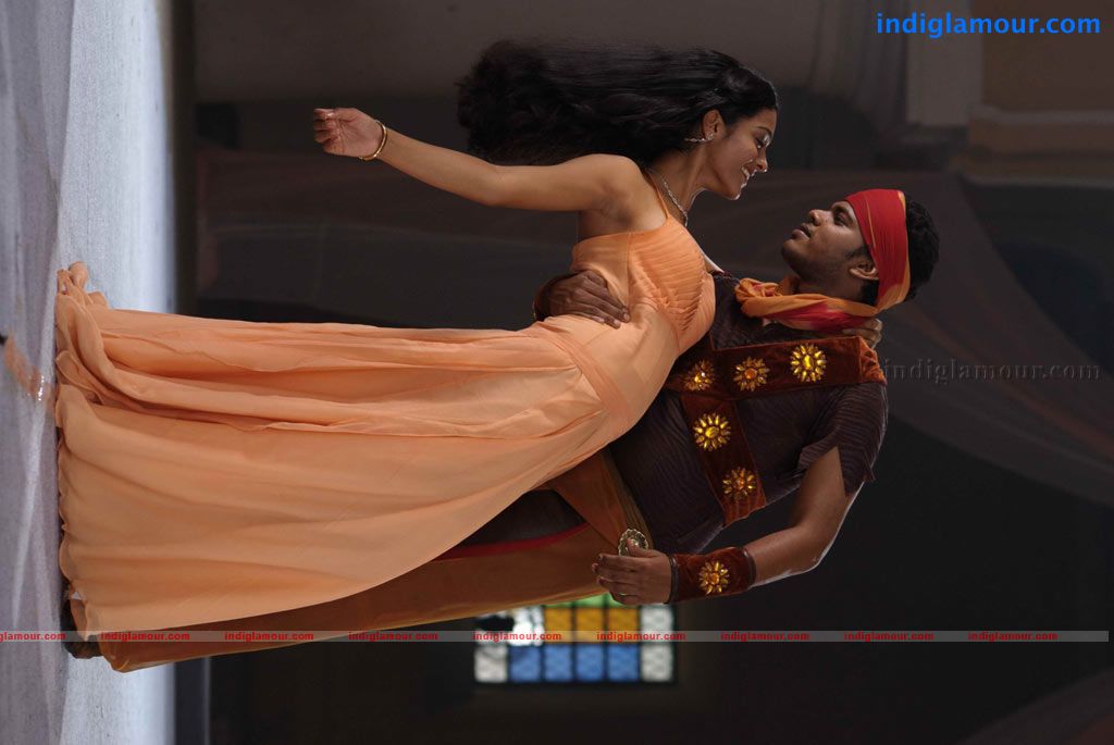 18 vayasu Movie hd photo