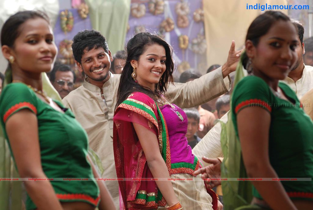 18 vayasu Movie hd photo