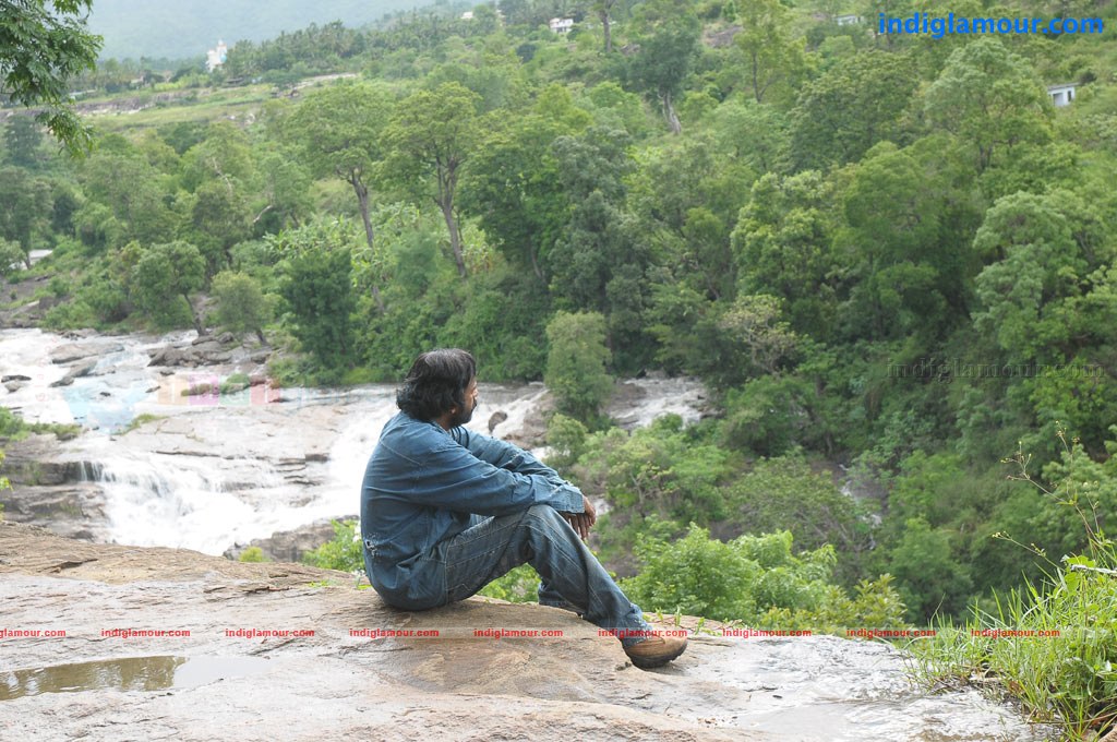 Kadhalai Kadhalikkiren Movie hd photo