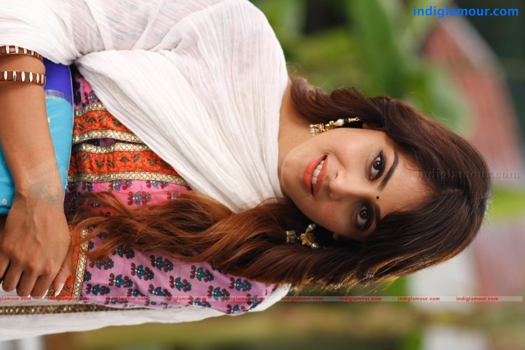 Velayutham Movie hd photo