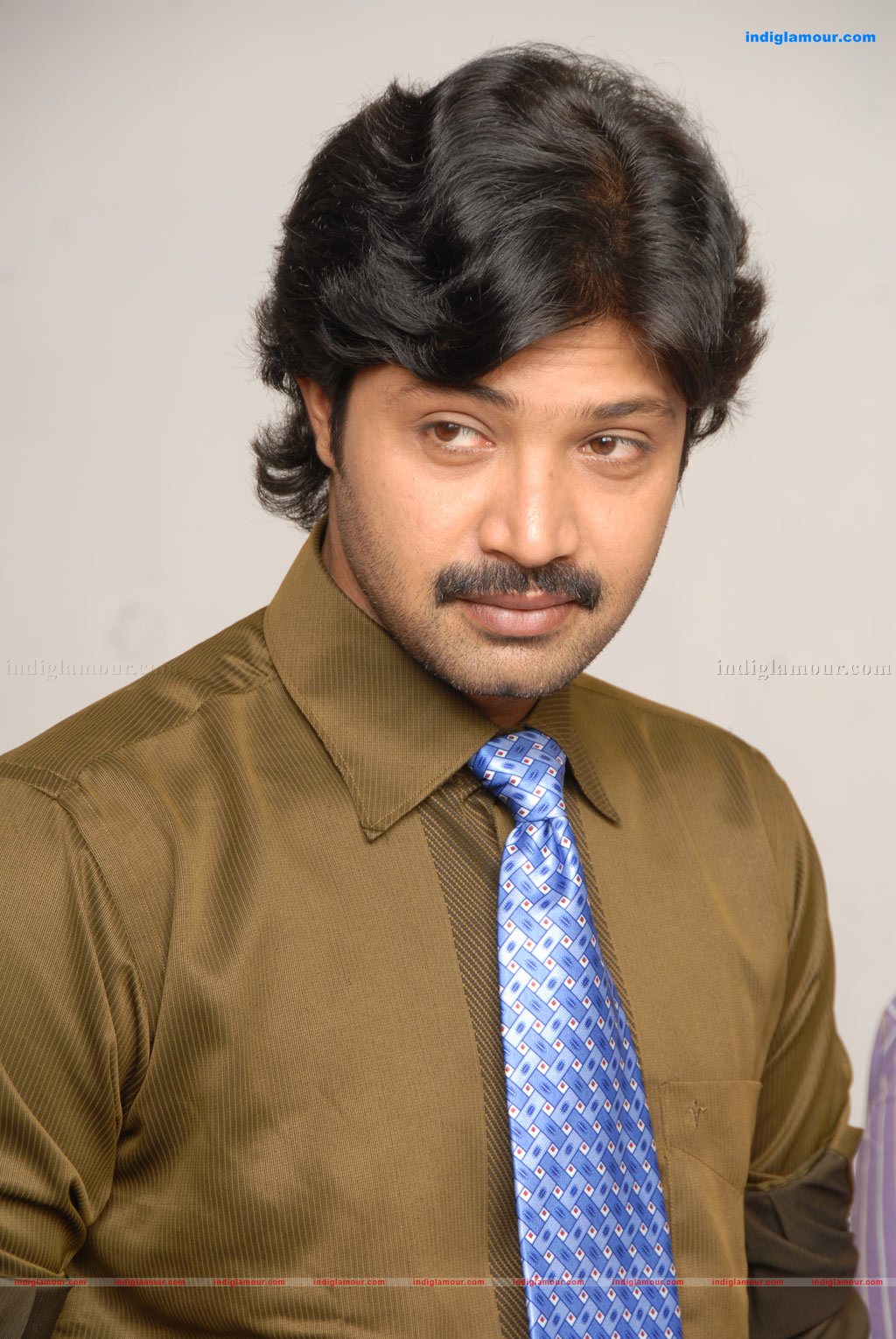 Konjam Poi Niraiya Kaathal Movie hd photo