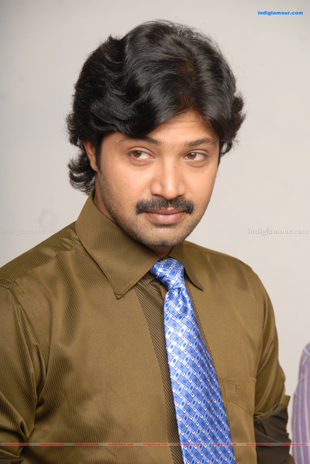 Konjam Poi Niraiya Kaathal Movie hd photo