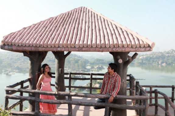 Thulli Ezhunthathu Kadhal Movie hd photo