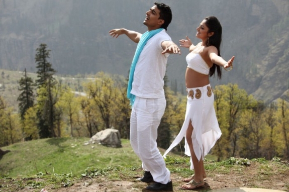 Thulli Ezhunthathu Kadhal Movie hd photo