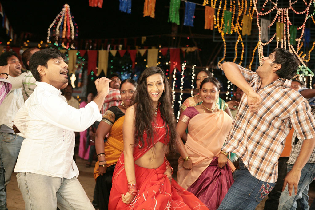 Mayanginen Thayanginen Movie hd photo