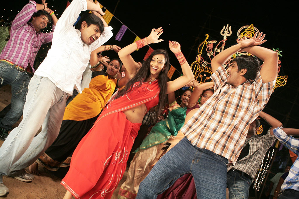 Mayanginen Thayanginen Movie hd photo