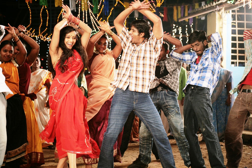 Mayanginen Thayanginen Movie hd photo
