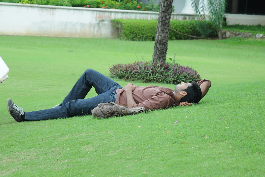 Mouna Guru Movie hd photo