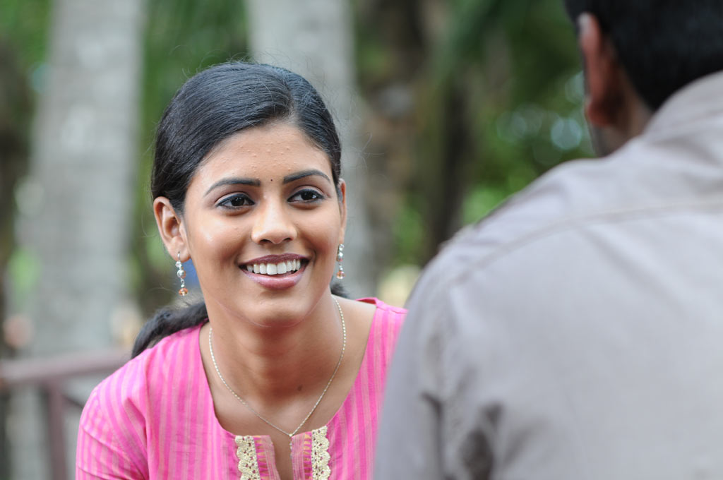 Mouna Guru Movie hd photo