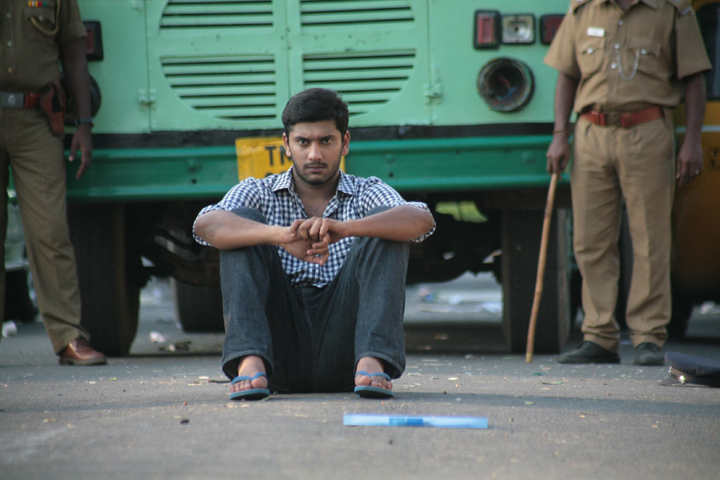 Mouna Guru Movie hd photo