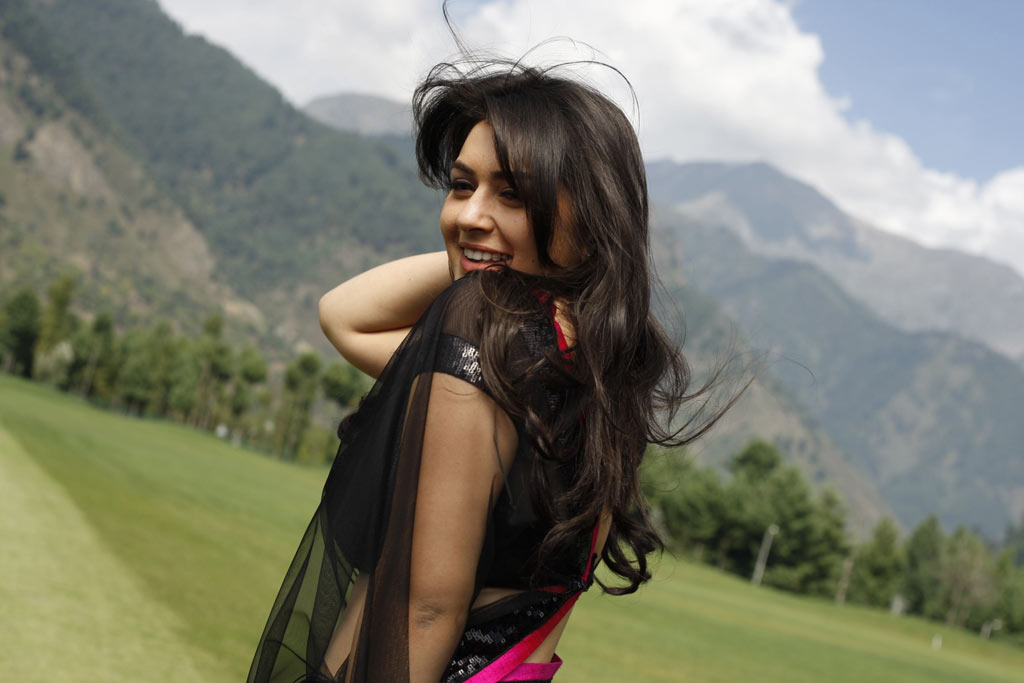 Velayutham Movie hd photo
