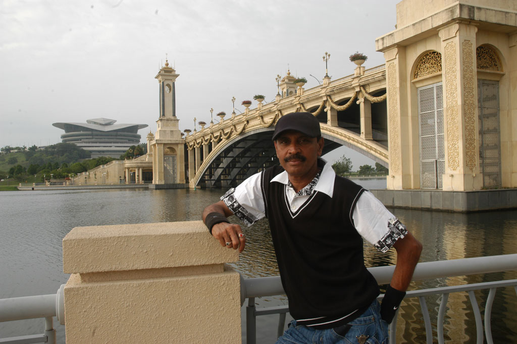 Thalapulla Movie hd photo