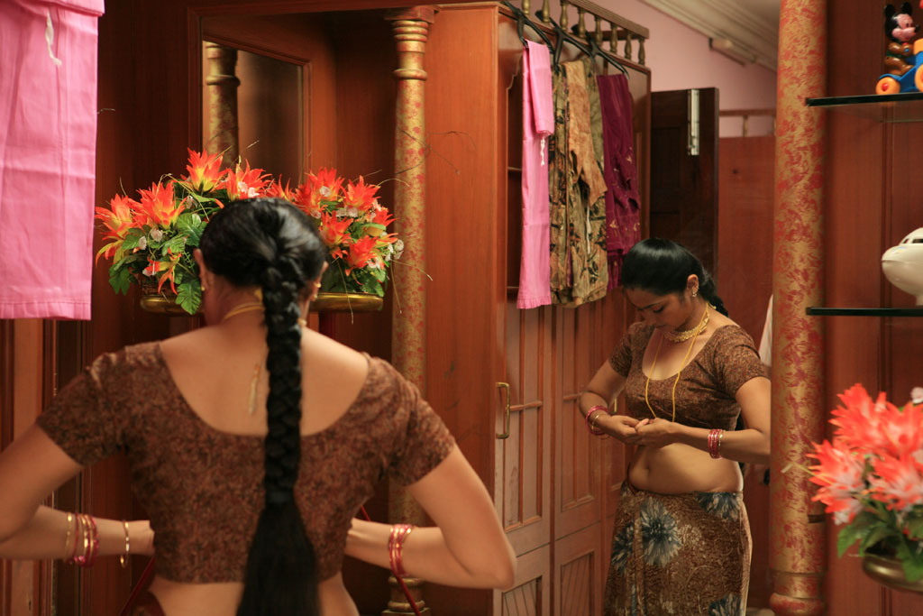 Thalapulla Movie hd photo