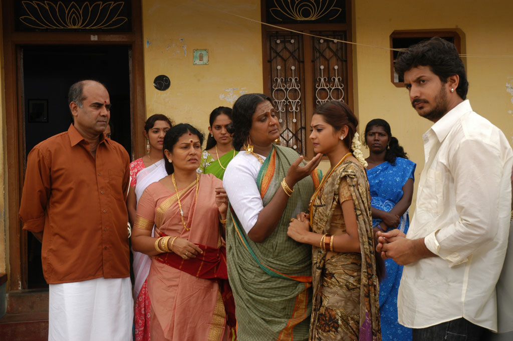 Thalapulla Movie hd photo