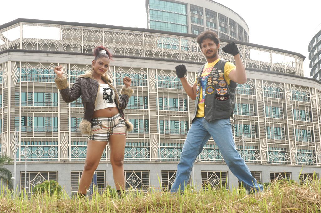 Thalapulla Movie hd photo