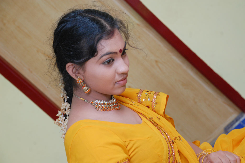 Thenmozhi Thanjavur Movie hd photo