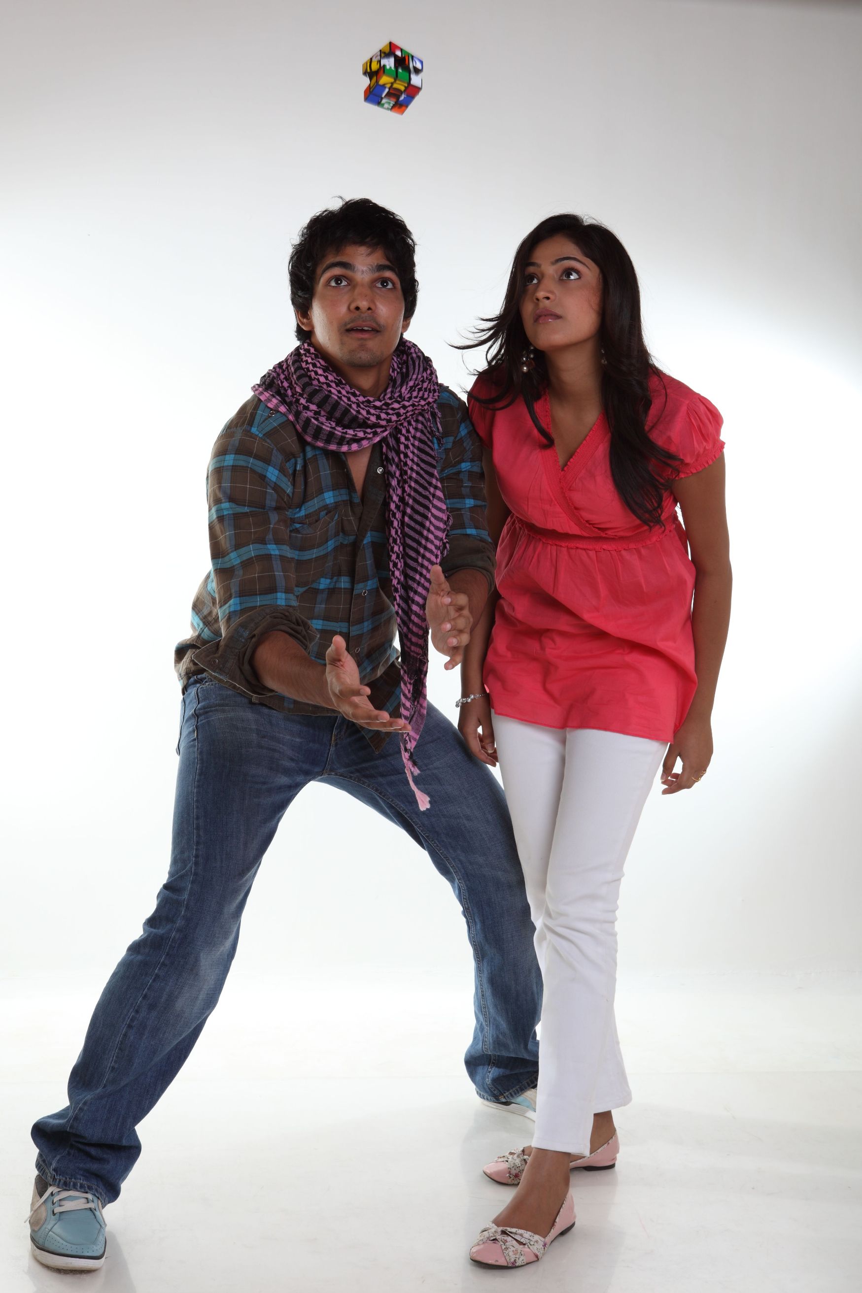 Thulli Ezhunthathu Kadhal Movie hd photo