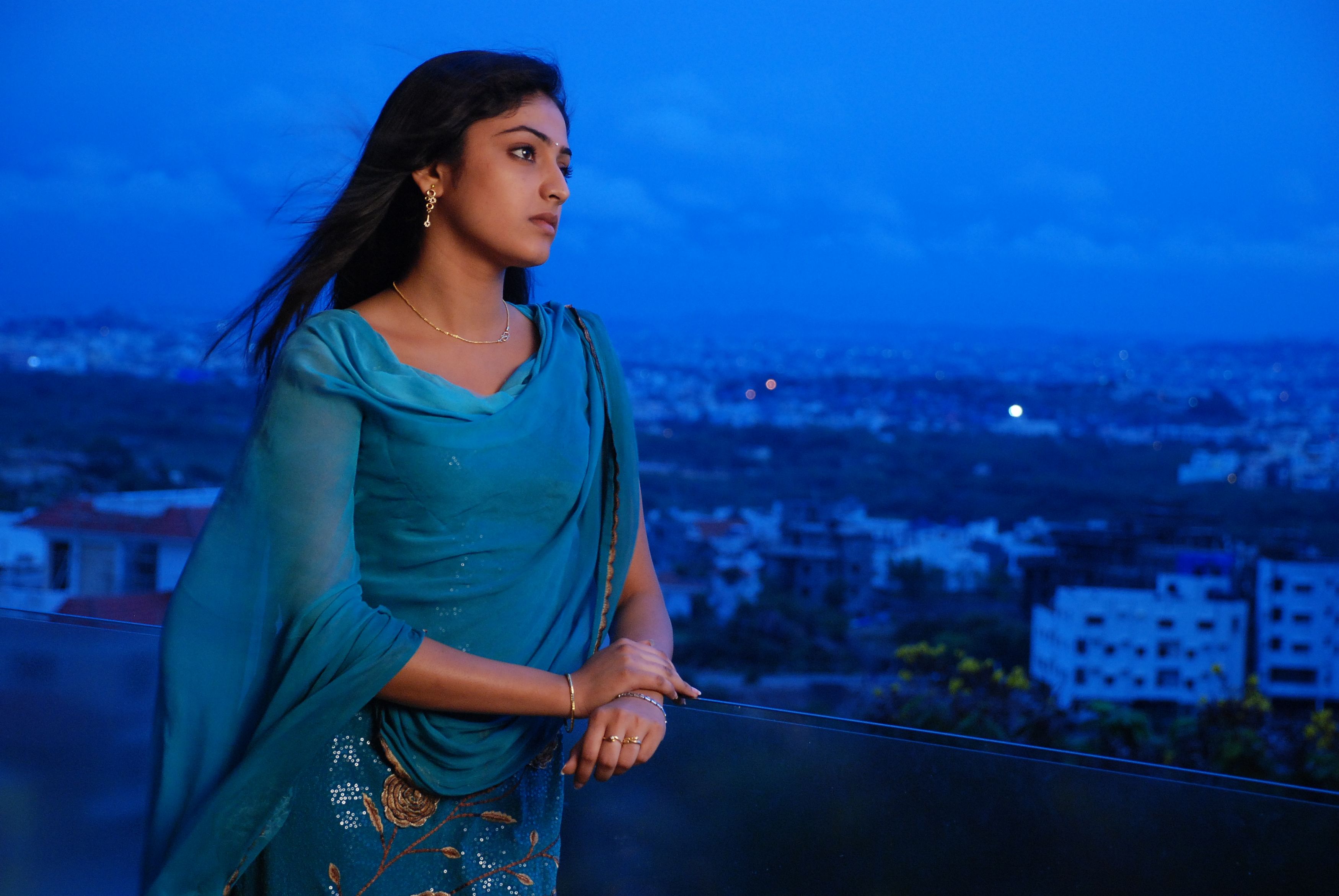 Thulli Ezhunthathu Kadhal Movie hd photo