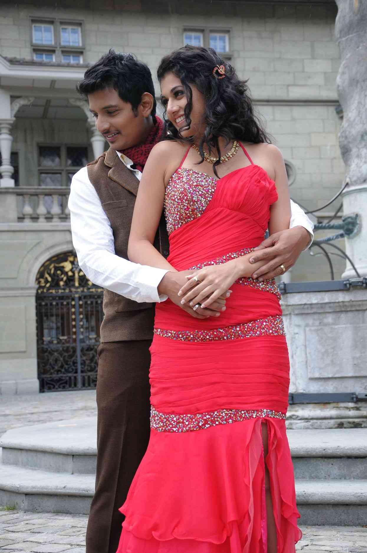 Vandhaan Vendraan Movie hd photo
